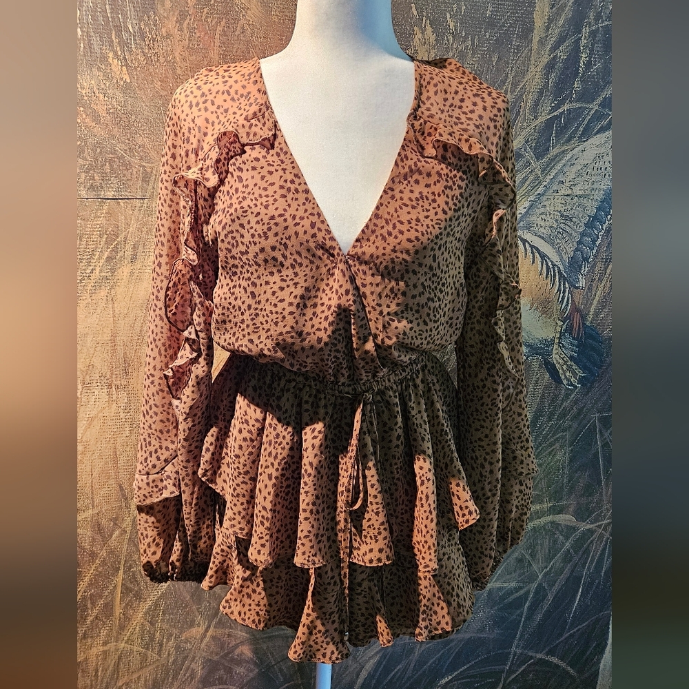 Vestique Shorts Romper Small